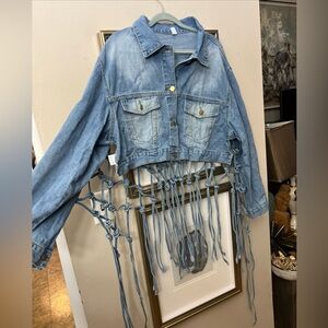 Cowgirl 🤠 Fringed Cropped Denim Jacket - Light Wash labeled 4X  it’s free size